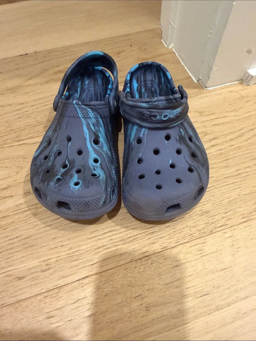 Crocs Blue Marble size 13